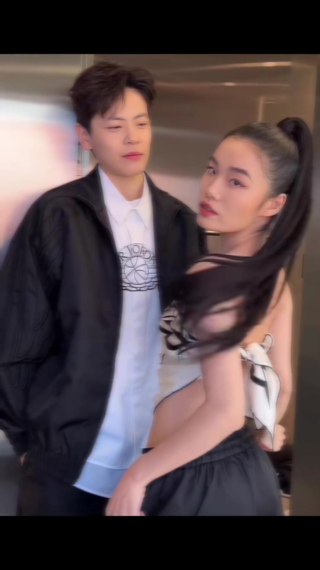 杨舒予这一波男装合影简直杀疯了啊！！！