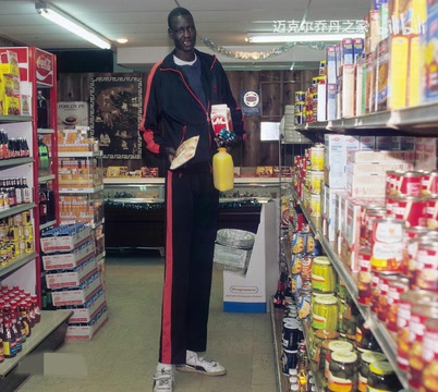 比文班还恐怖！nba最高的男人 这腿长就有一米八吧！