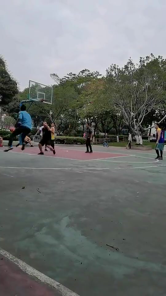 好家伙！登哥看到你这后撤步都得直呼内行