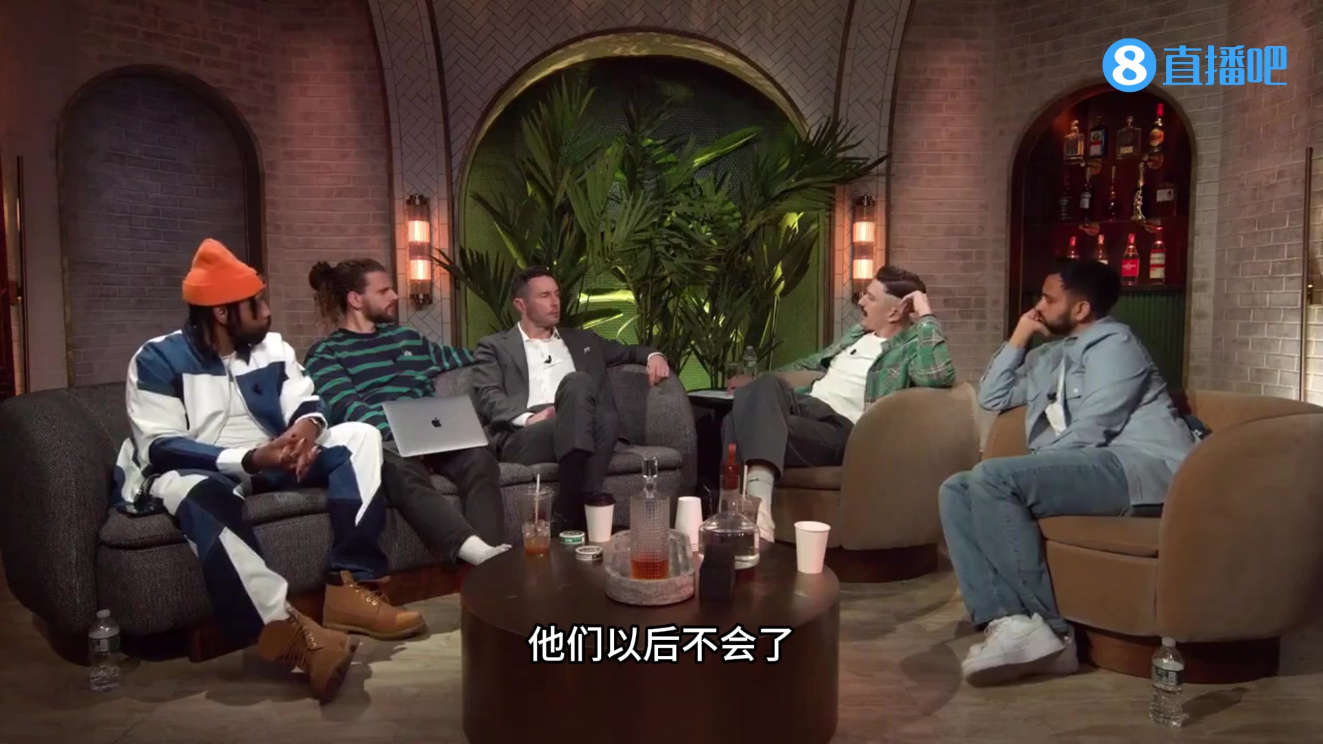 雷迪克：现在的NBA球员不会再像以前一样破产了！杰伦-布朗一份合同都3亿美元了！