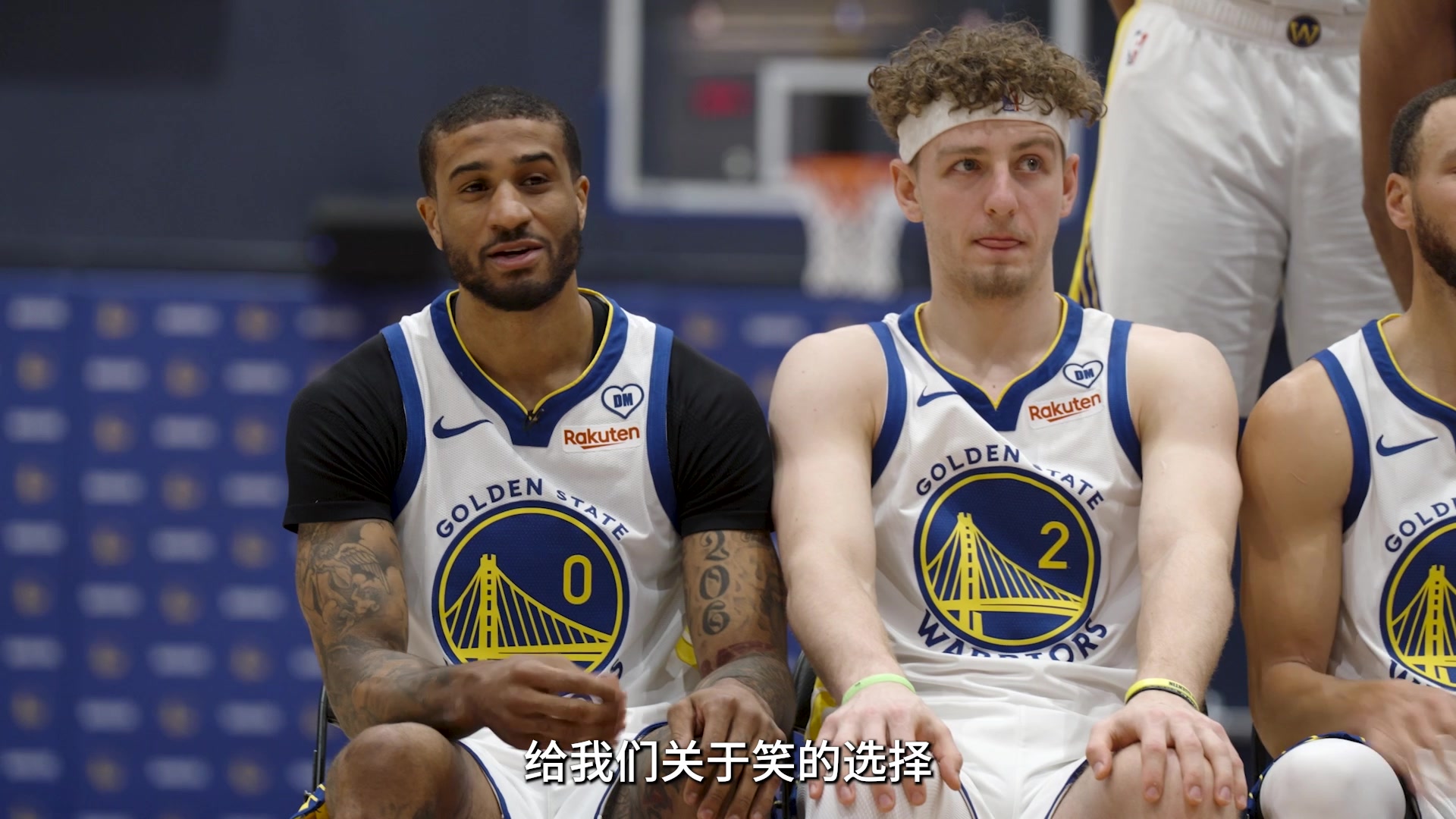 妥妥的金州幼儿园！勇士拍摄全家福 佩顿二世的内心感受亮了