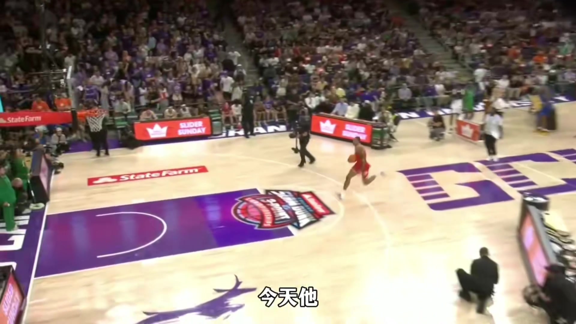 NCAA扣篮大赛，开场的罚球线风车能秒杀今年的NBA么？