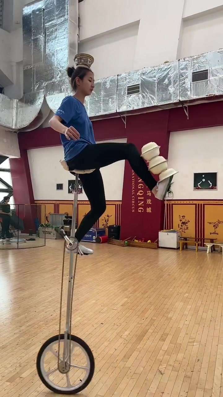 妹子，NBA在等你！一场好几千美金！学好了去NBA接大妈的班
