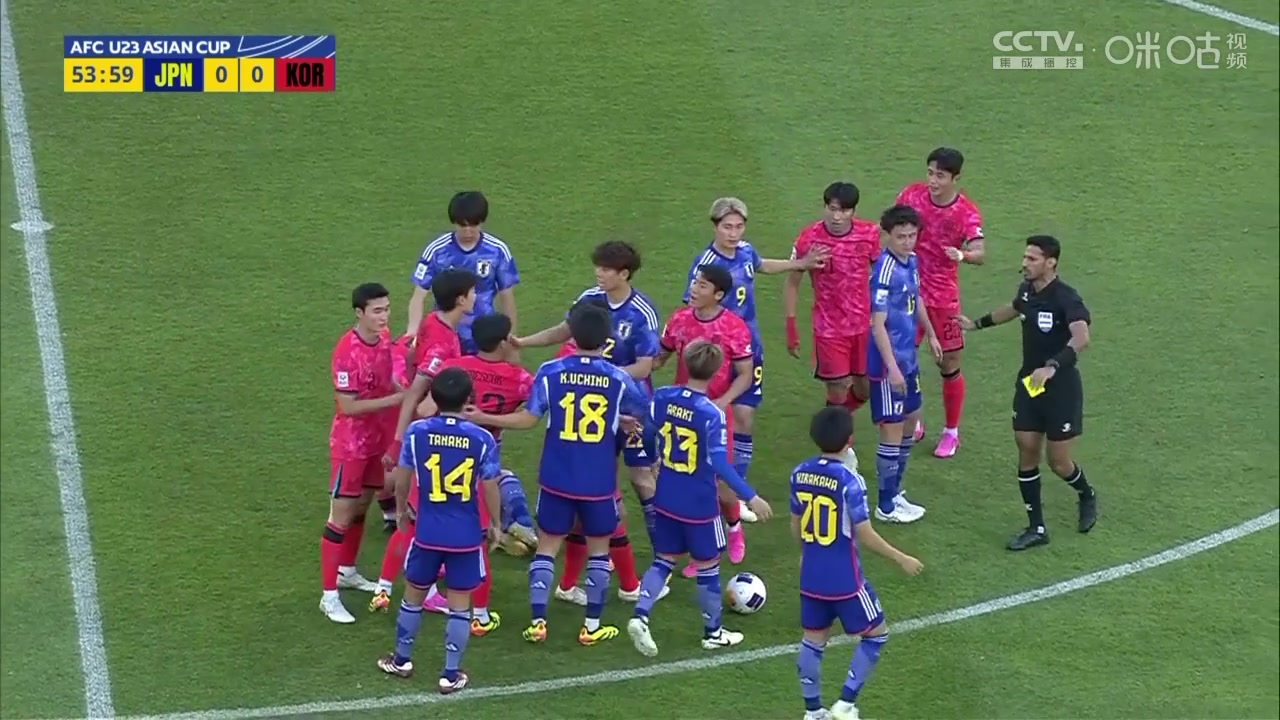韩国球员暴力飞铲，日本球员不干了发生冲突