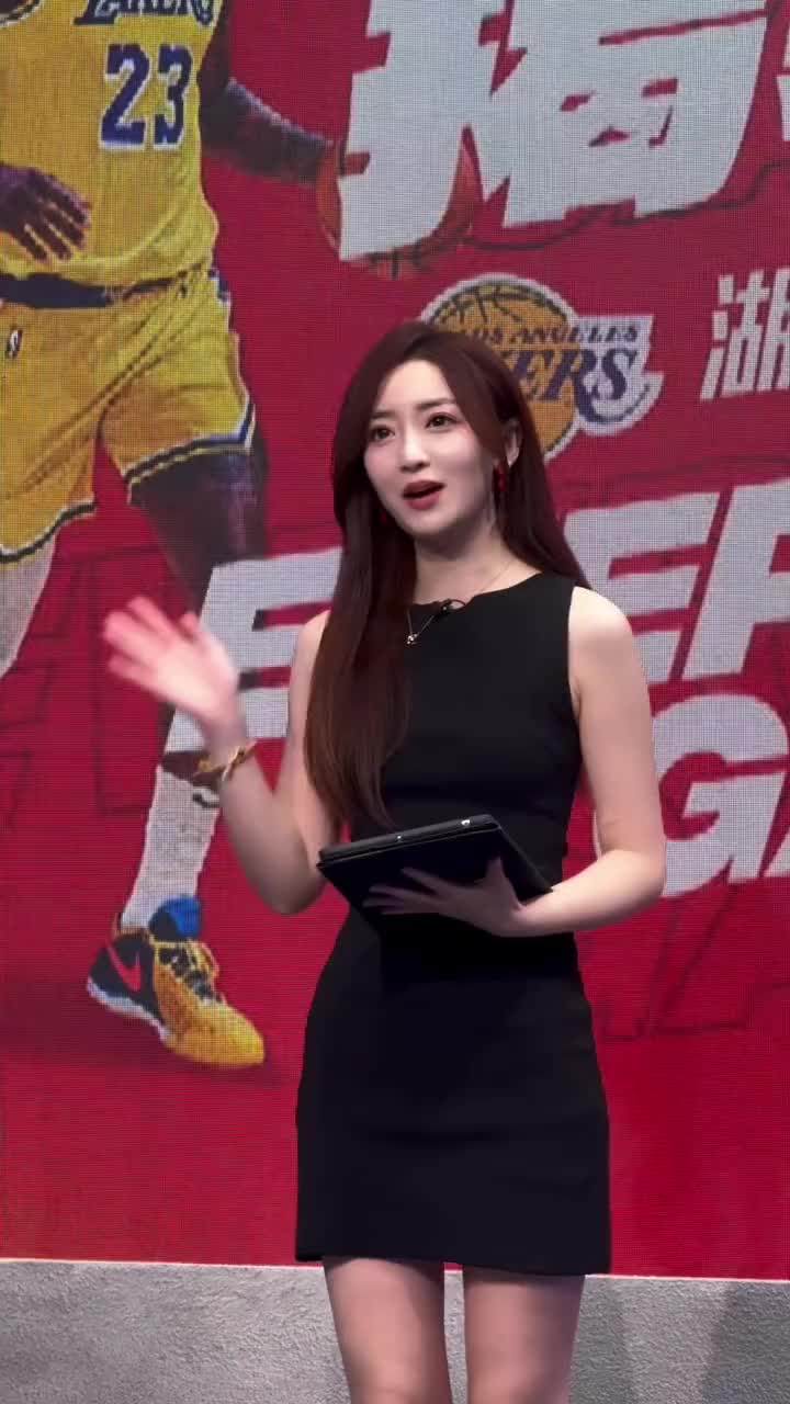 佳依：我们走来的路也灿烂 是结束 也是开始紫金军团 我们下赛季再见啦