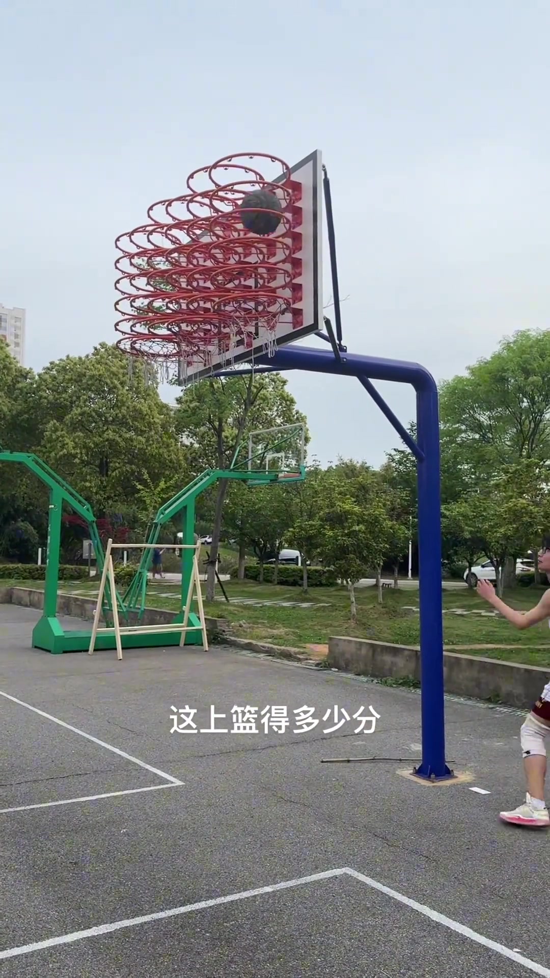 库里眼中的篮筐！