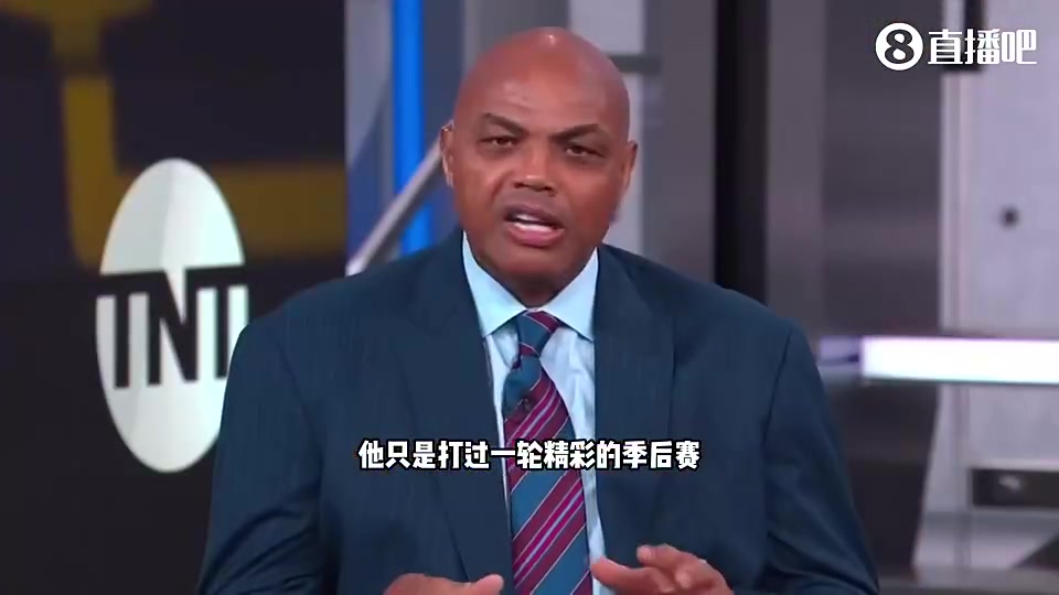 巴克利此前：大家别再拿华子和乔丹比了，他离乔丹差的远呢！