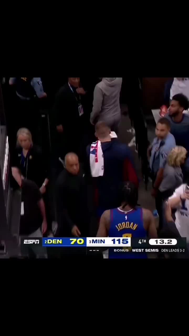 徐静雨喷约基奇提前离场：你作为三阶MVP 竞技的礼仪呢？