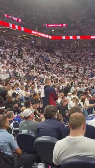 约基奇场边看着这个分差不知道什么心情