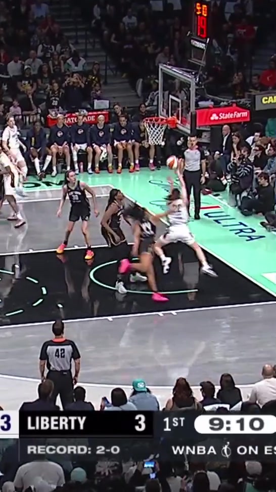 得分生涯新高！WNBA新科状元凯特琳-克拉克砍下22分6板8助