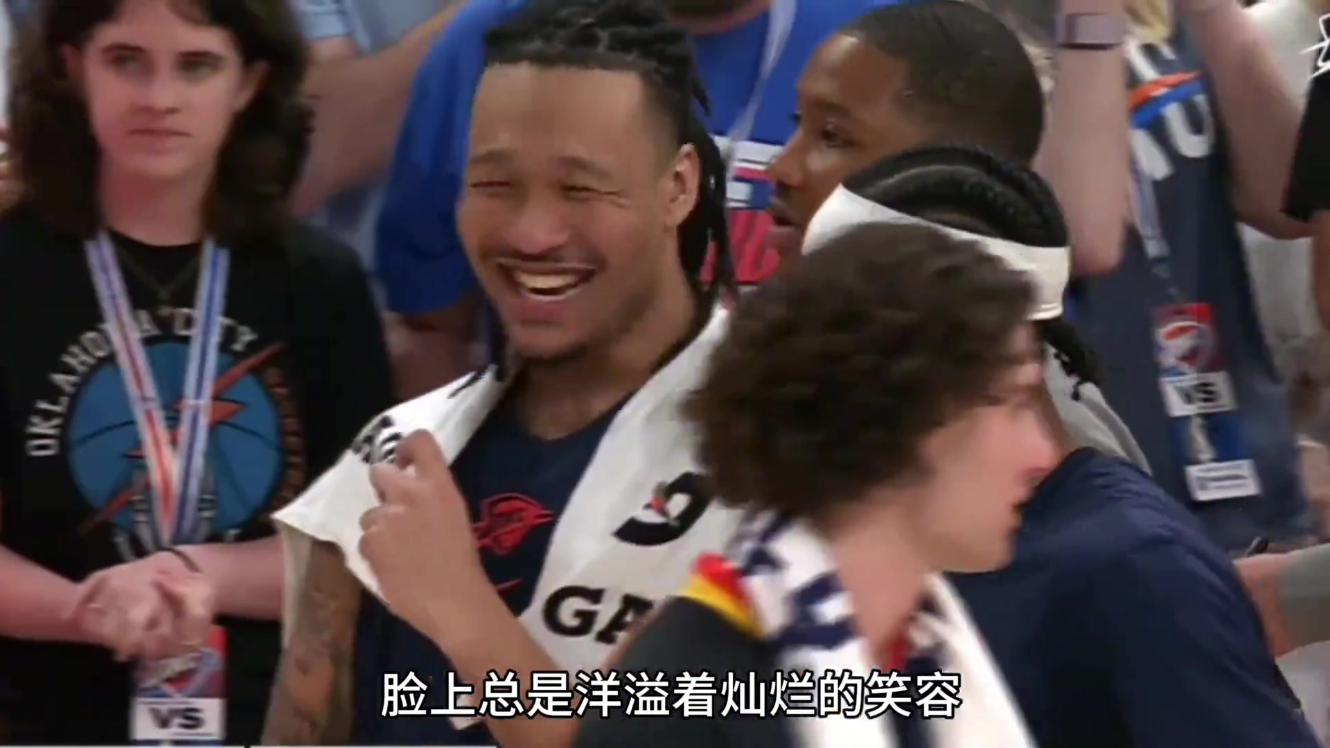 雷霆队吉祥物！他长相酷似郑中基 历史上唯一一位越南裔球员！