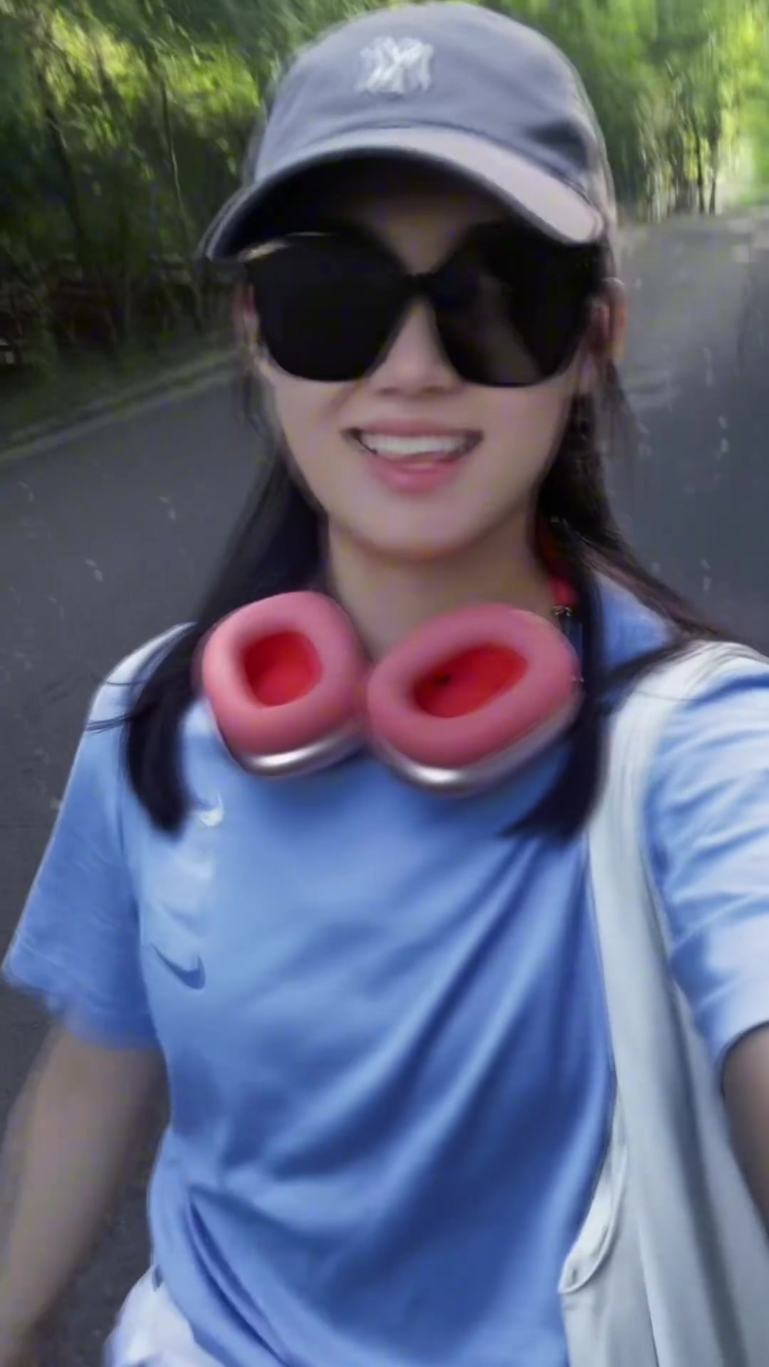 这颜值是真高啊！中国女篮美女老师球员张敬一~