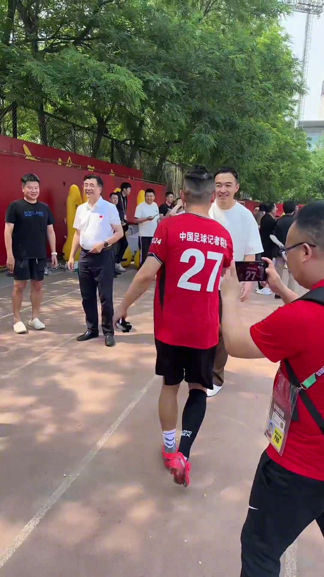 说到做到！中国记者联VS辽宁记者联，宋凯主席来开球了