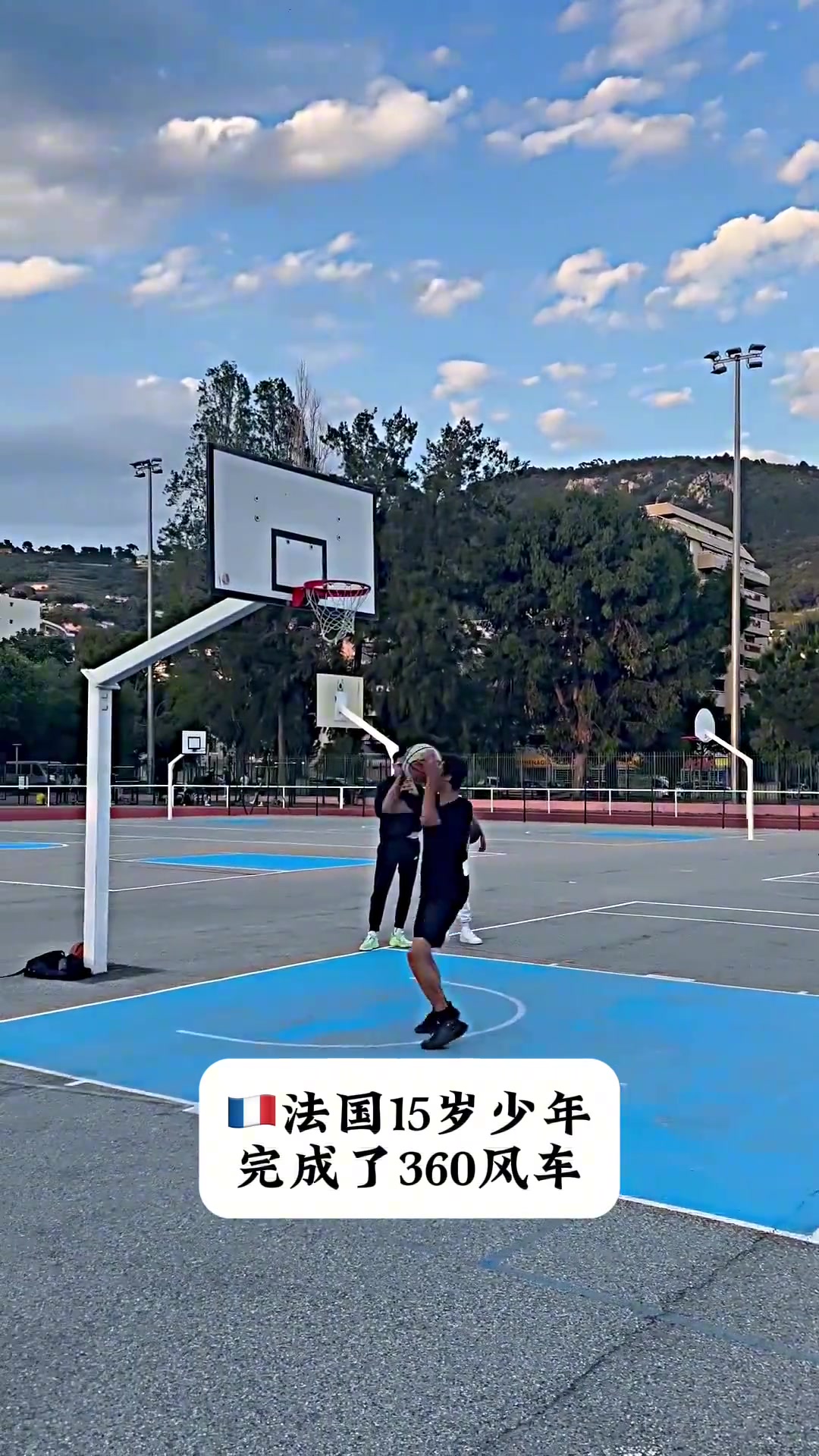 篮球场上从不缺乏天赋异禀的人！