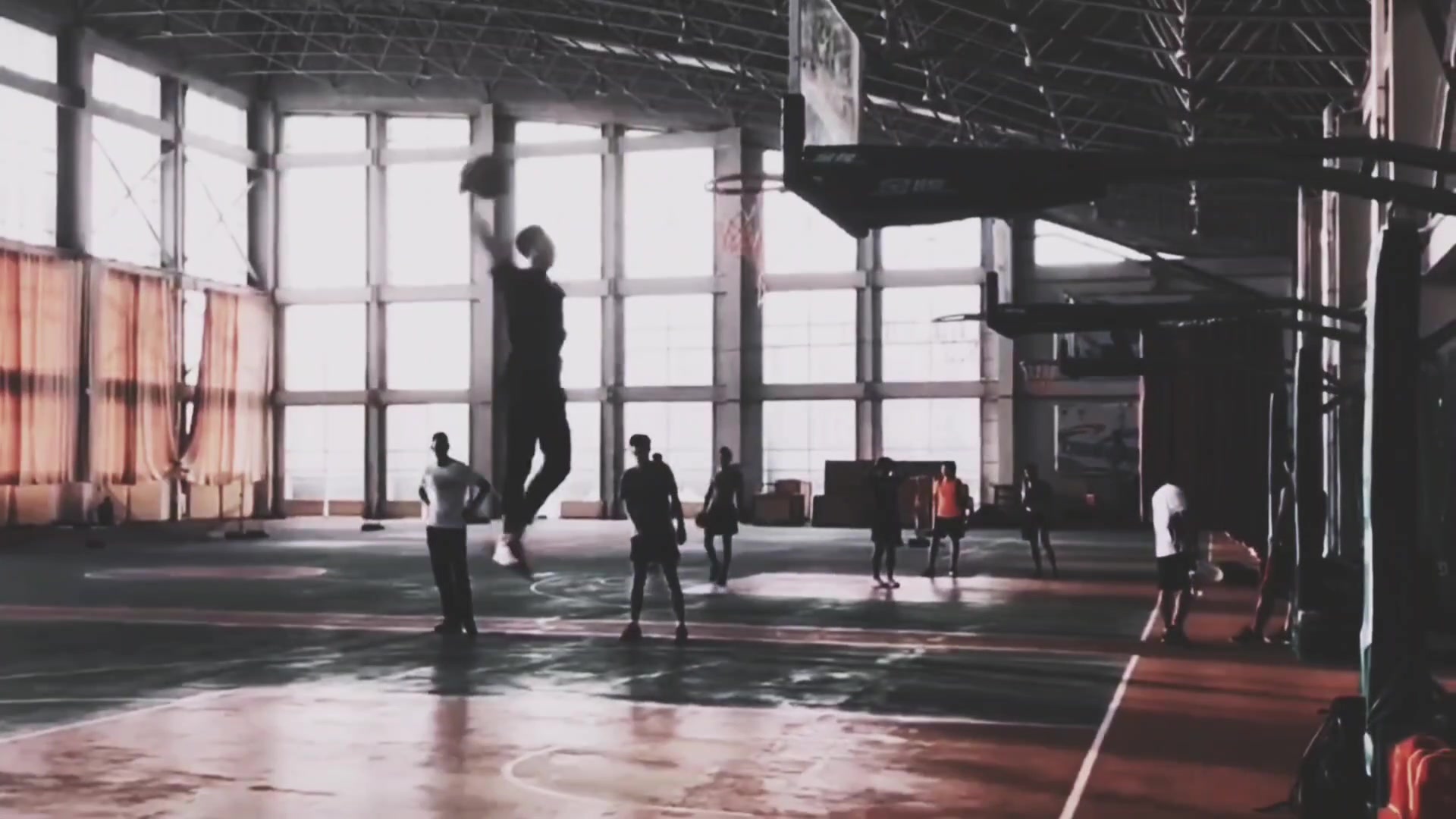 少年蹭许凌云志