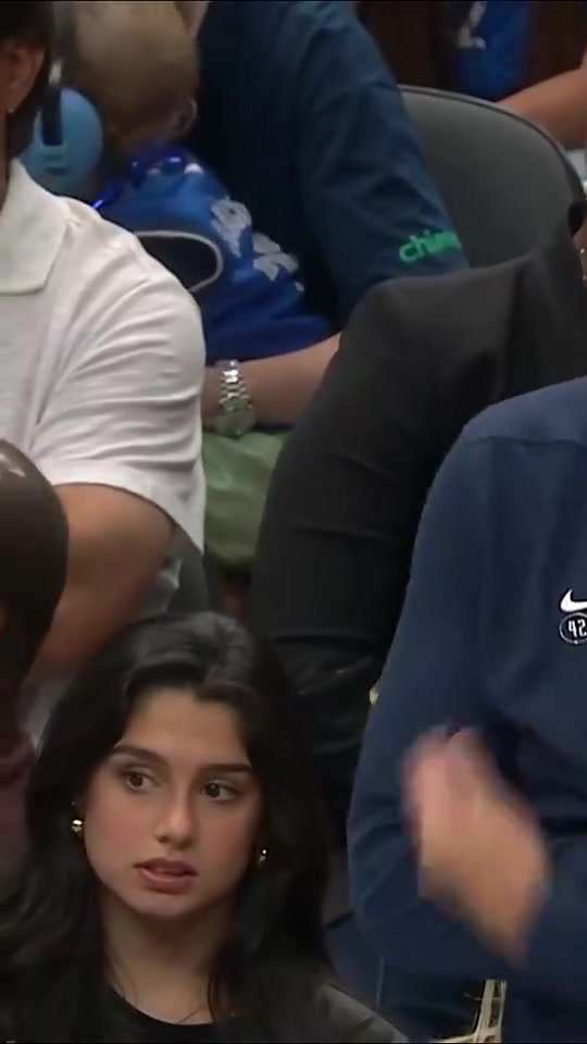眼前一亮啊！NBA比赛场边的美女球迷~