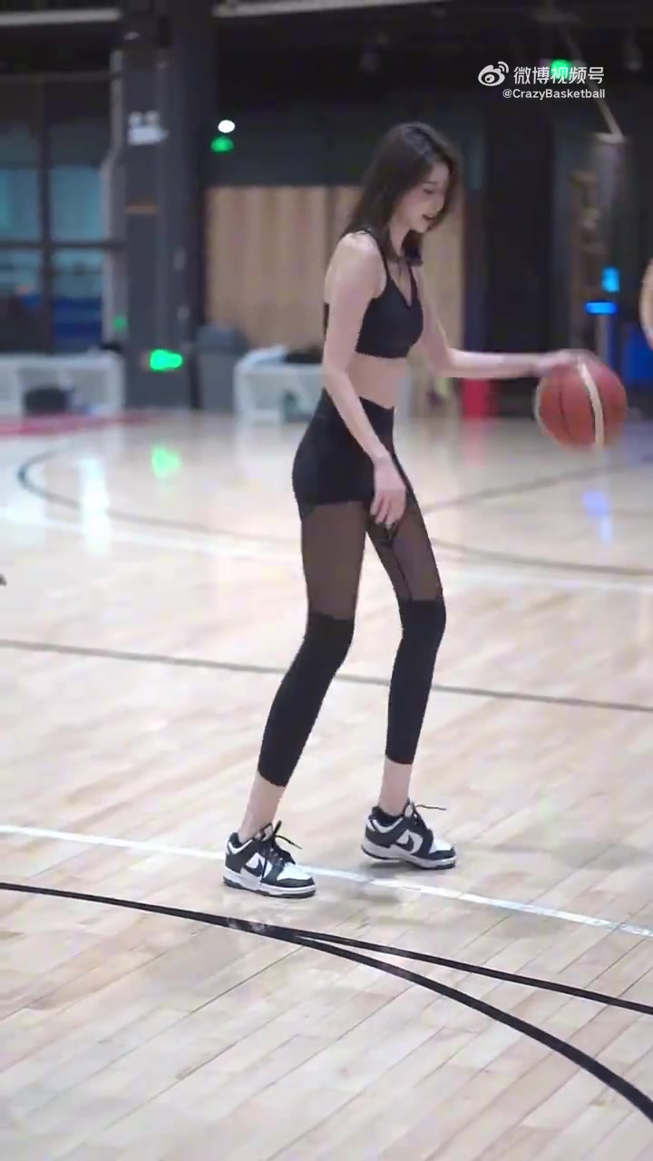 野球场遇到这种女选手怎么才能防住？