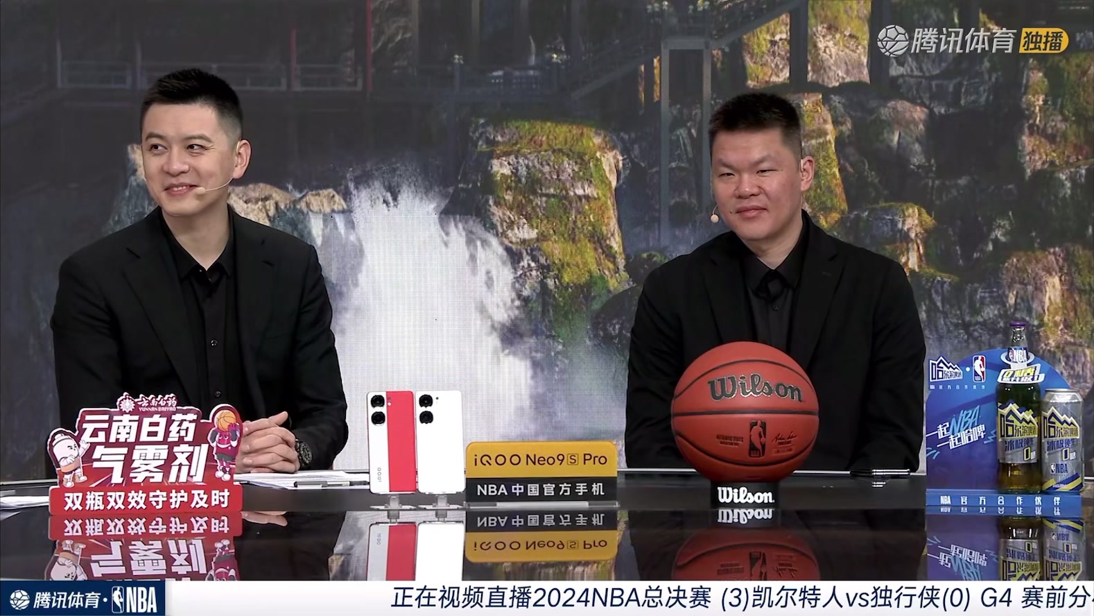 朱总旁边默默无语 苏群：G4心态很关键 想着直播啥的 看见香槟都堆在门口 杂念就多