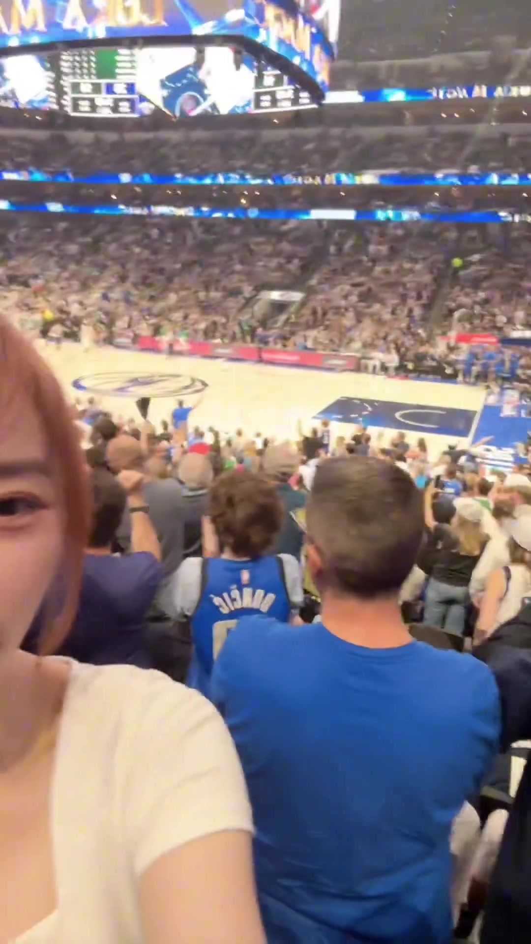 勇士女主播小七晒现场视频：来看 NBA 总决赛咯！