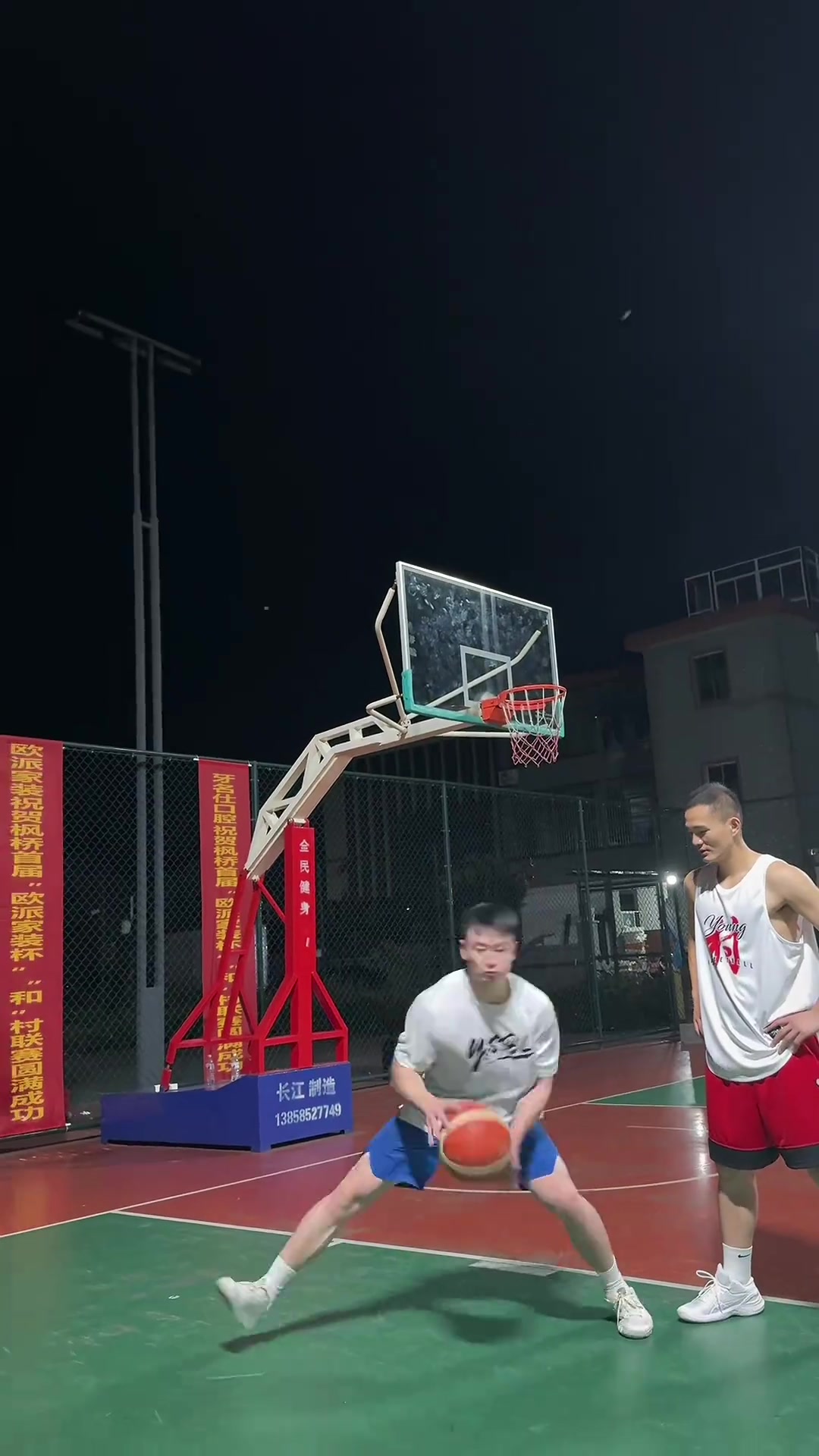 篮球技巧 :低位脚步 , 翻身跳投