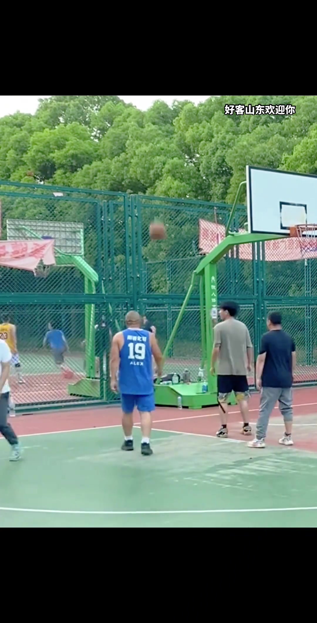 这种犯规也值得生气？