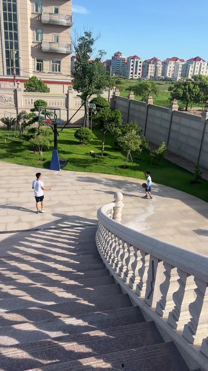 看过少妇篮球，但看过少富篮球吗？