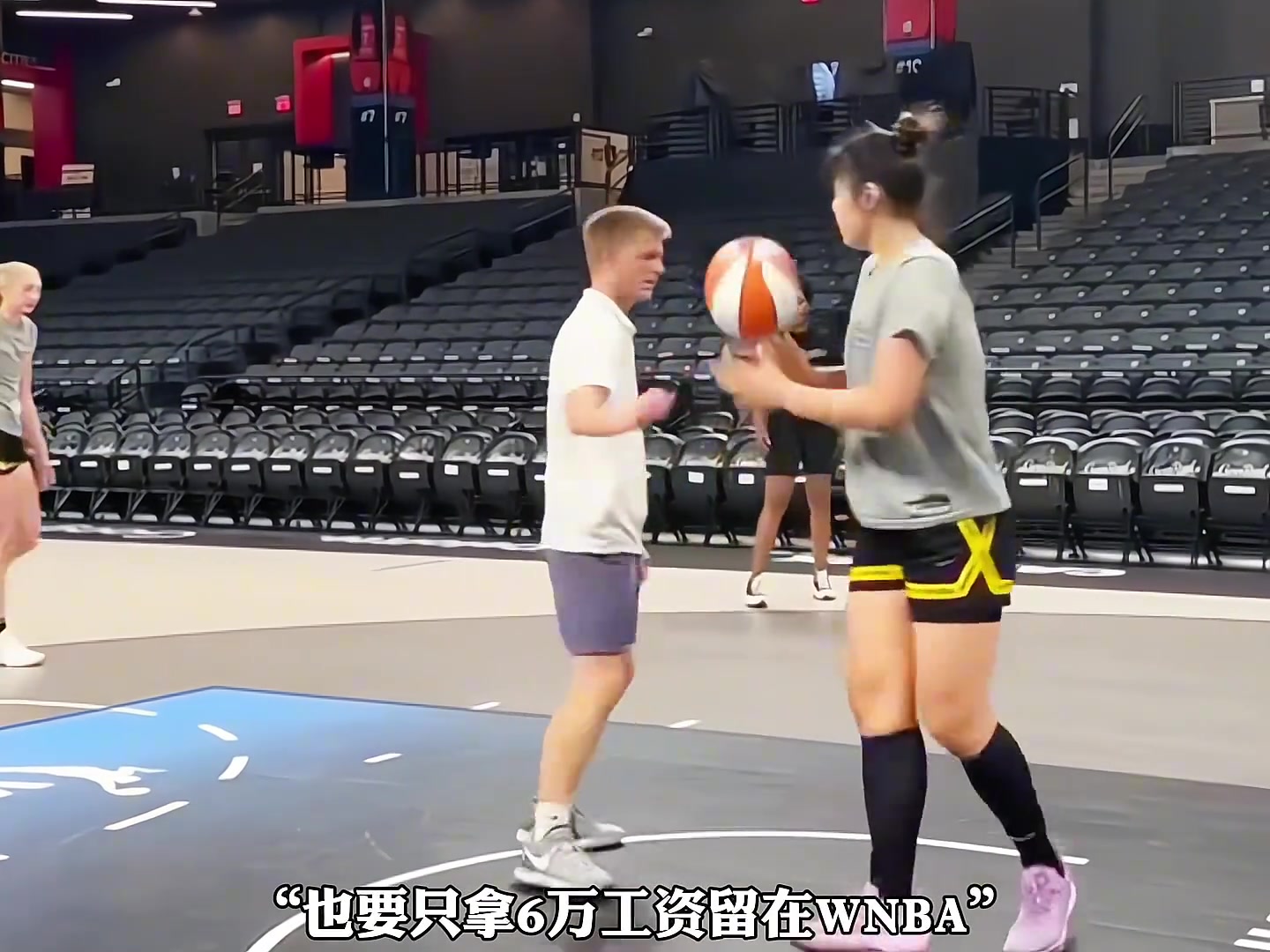 今晚30+15的李月汝放弃200万年薪前往wnba，追梦之路有多不容易？