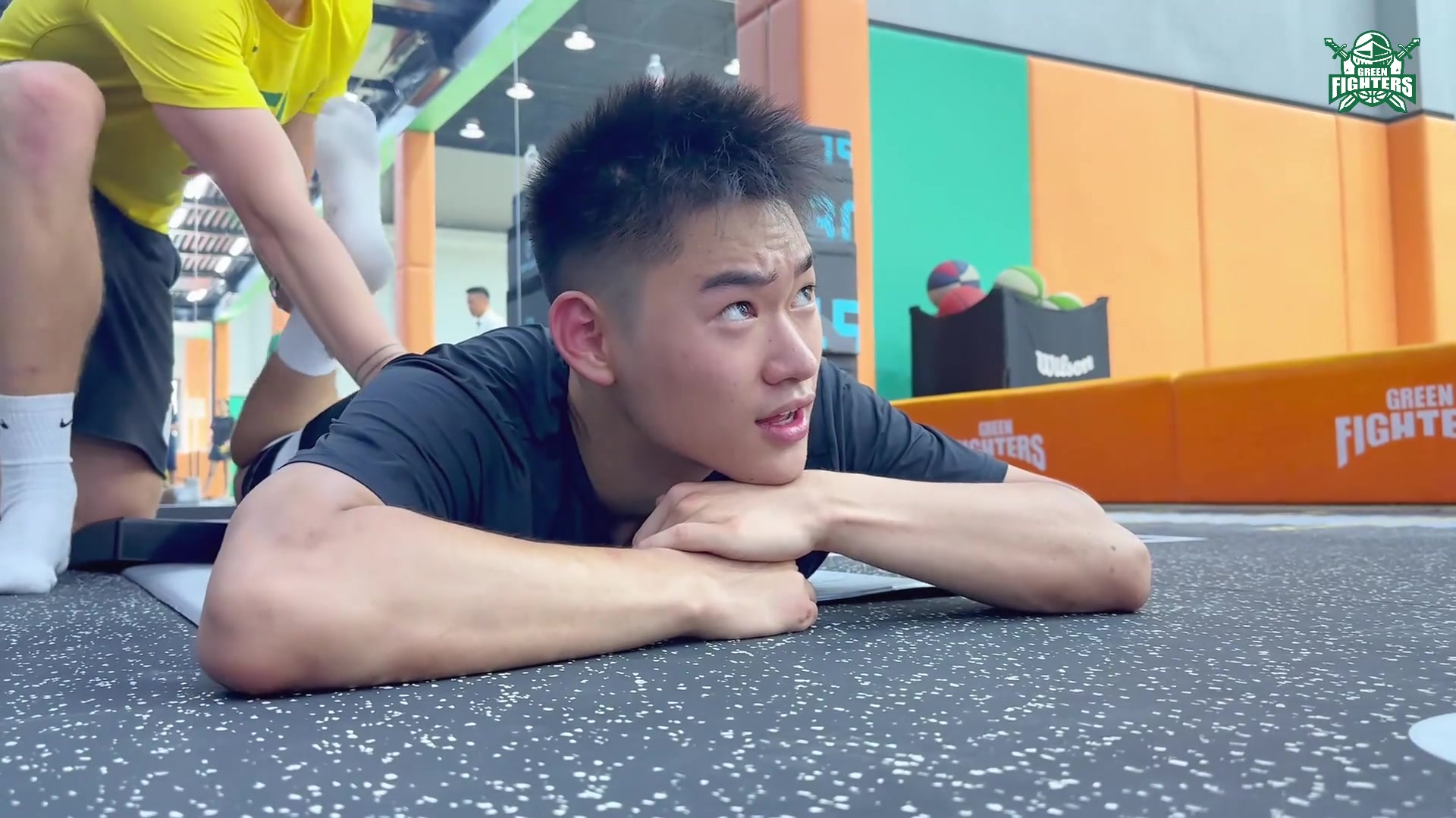 赵维伦训练师：郭艾伦U17时非常强壮 我们没人能防住他