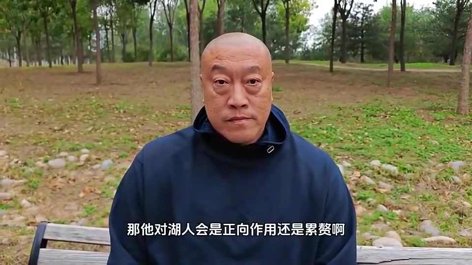 布朗尼常规赛能上吗？马健：不行，他的进攻达不到真正后卫的标准