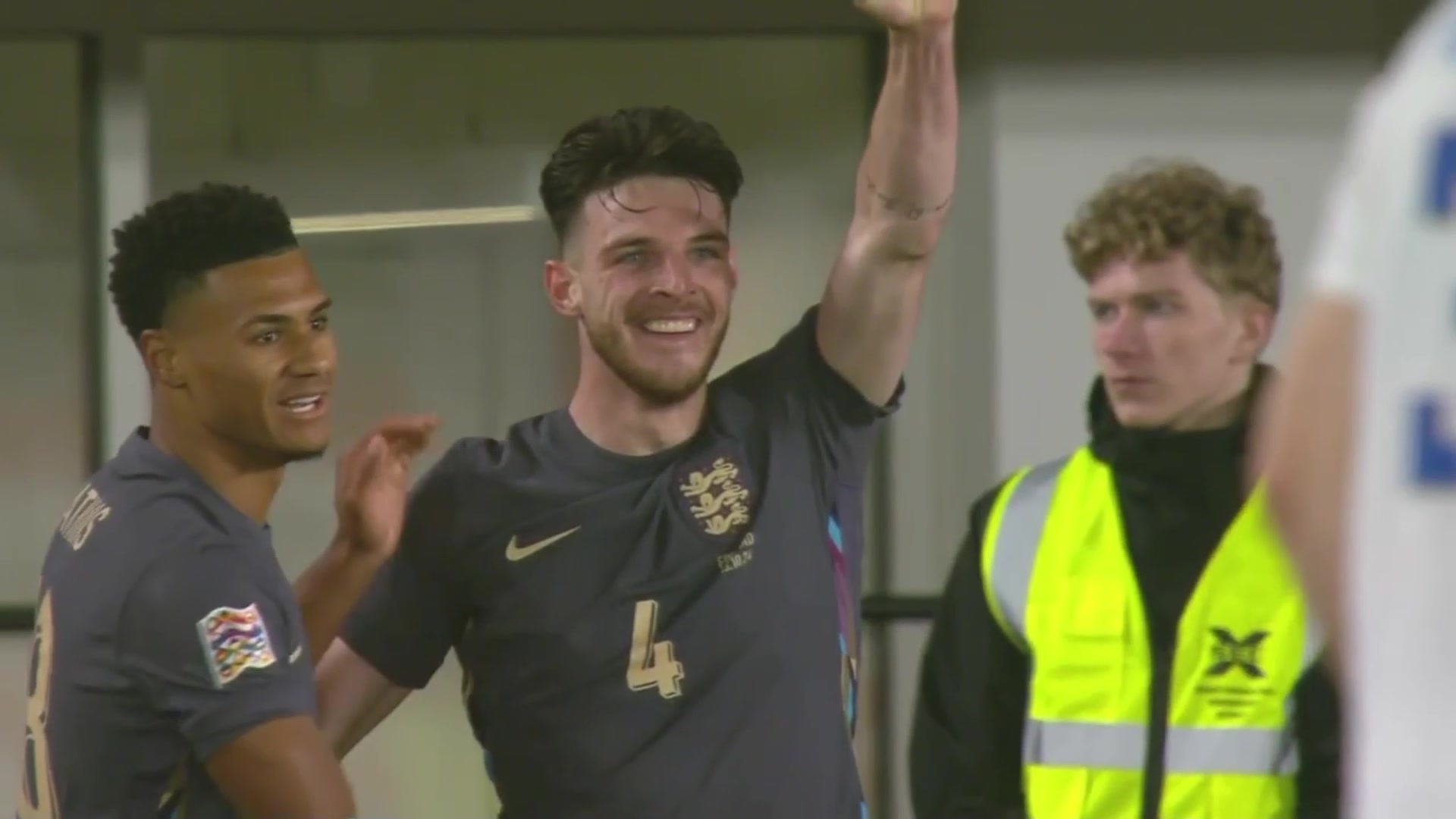 3-0！沃特金斯边路一条龙送助攻，赖斯中路抢点破门
