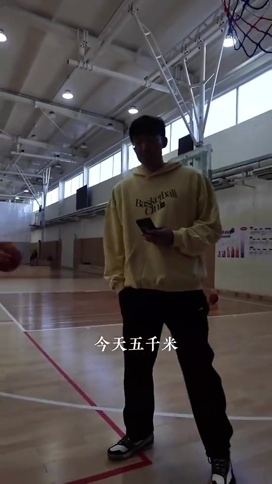下次体测能过吗？杨政晒自己备战体测视频，强度还是挺大的