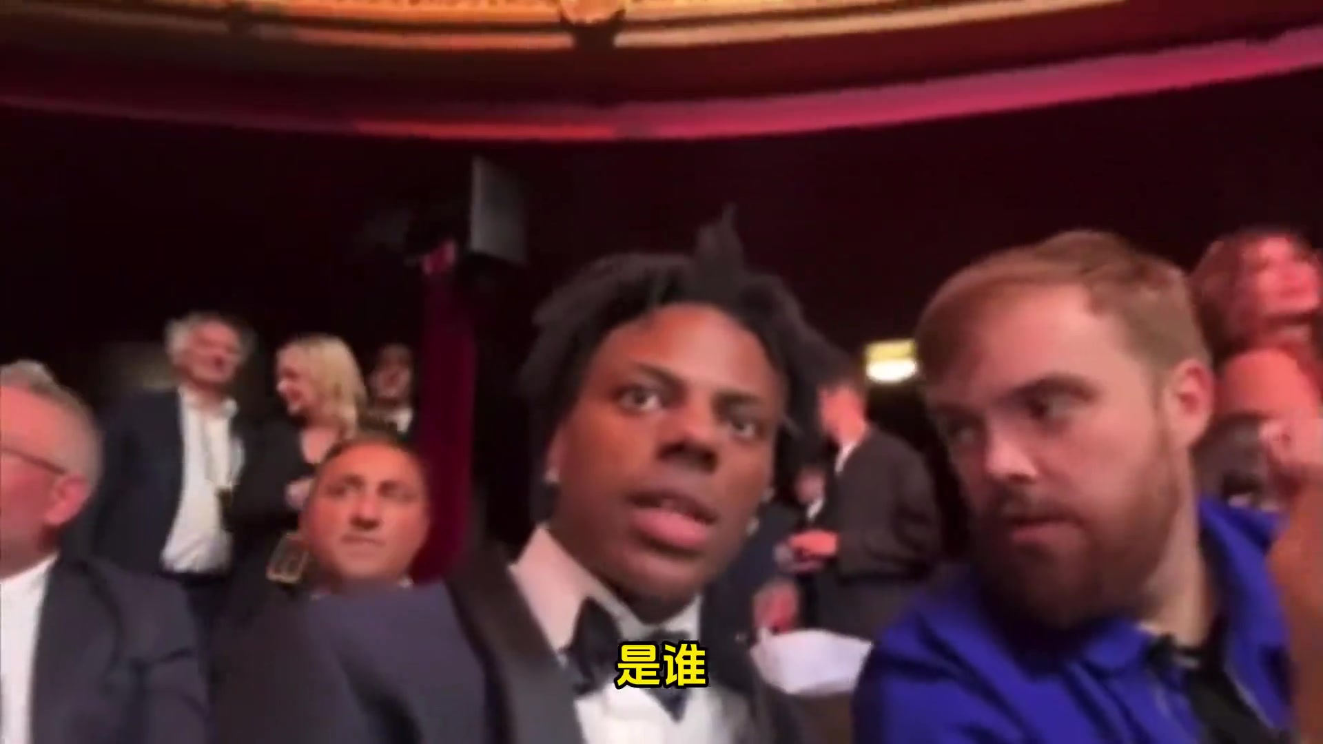 甲亢哥遇见C罗的经纪人门德斯，请求帮忙找个俱乐部