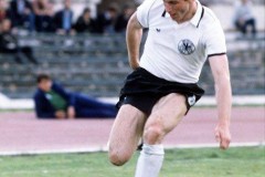 德国足球皇帝弗朗茨·贝肯鲍尔职业特点的由来