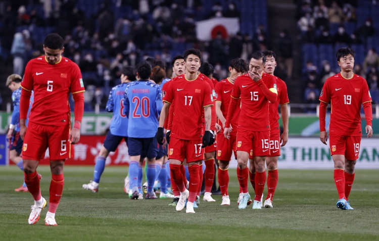 国足12强赛前9轮1胜3平5负，积6分暂居小组第五位