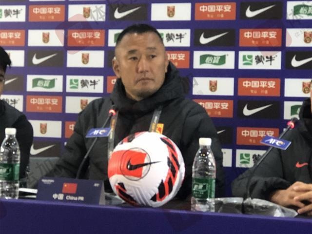 战平韩国！国少主帅上村健一：换人慢半拍打法高压逼抢主动出击