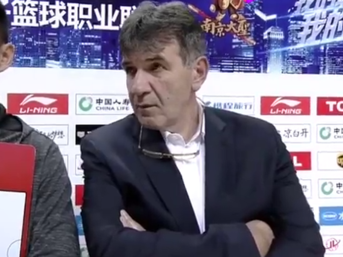 媒体人:维基诺已经决定下赛季继续执教同心男篮