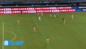 U23球员杨意林突施冷箭折射，梅州1-0领先深圳