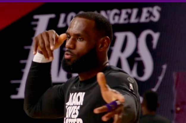 詹姆斯第17次入选最佳阵容 继续刷新NBA历史