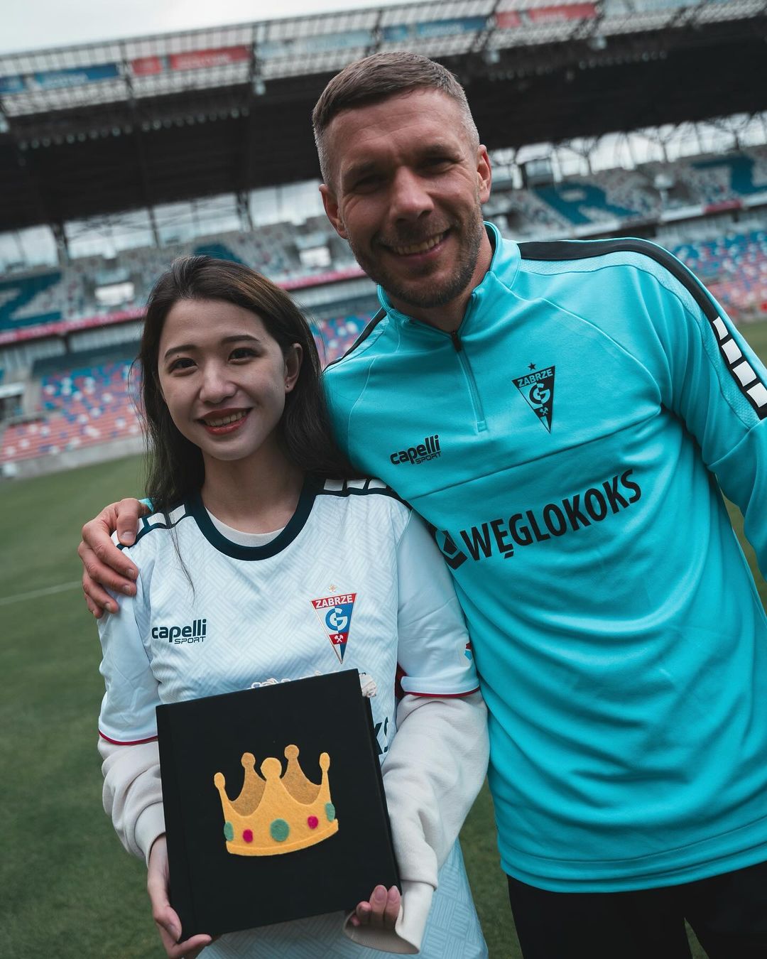 最温暖的故事最伟大的礼物中国女球迷致波多尔斯基立体书
