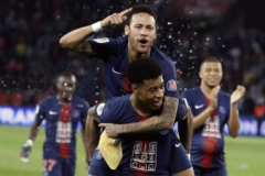 法国超级杯:里尔vs巴黎圣日耳曼 众星云集巴黎 杀四方势不可挡