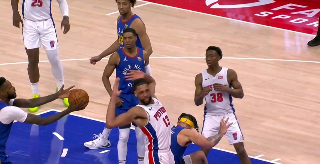 NBA-约基奇20 15 11杰克逊11 10 7掘金拿下活塞