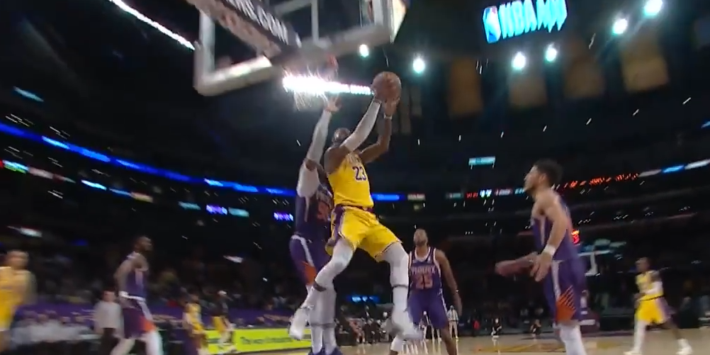 6月4日 NBA最佳五球詹姆斯迅速攻篮 利拉德退三分