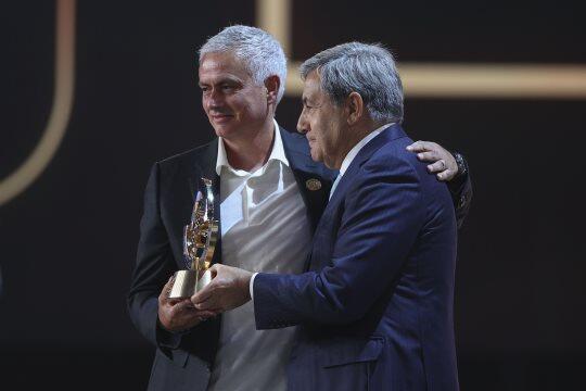 穆帅等3人获葡萄牙足协教练奖，分别获得欧会杯、解放者杯和亚冠