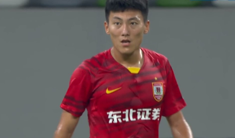 半场-谭龙传塞尔吉尼奥破亚泰暂时2-0河北队