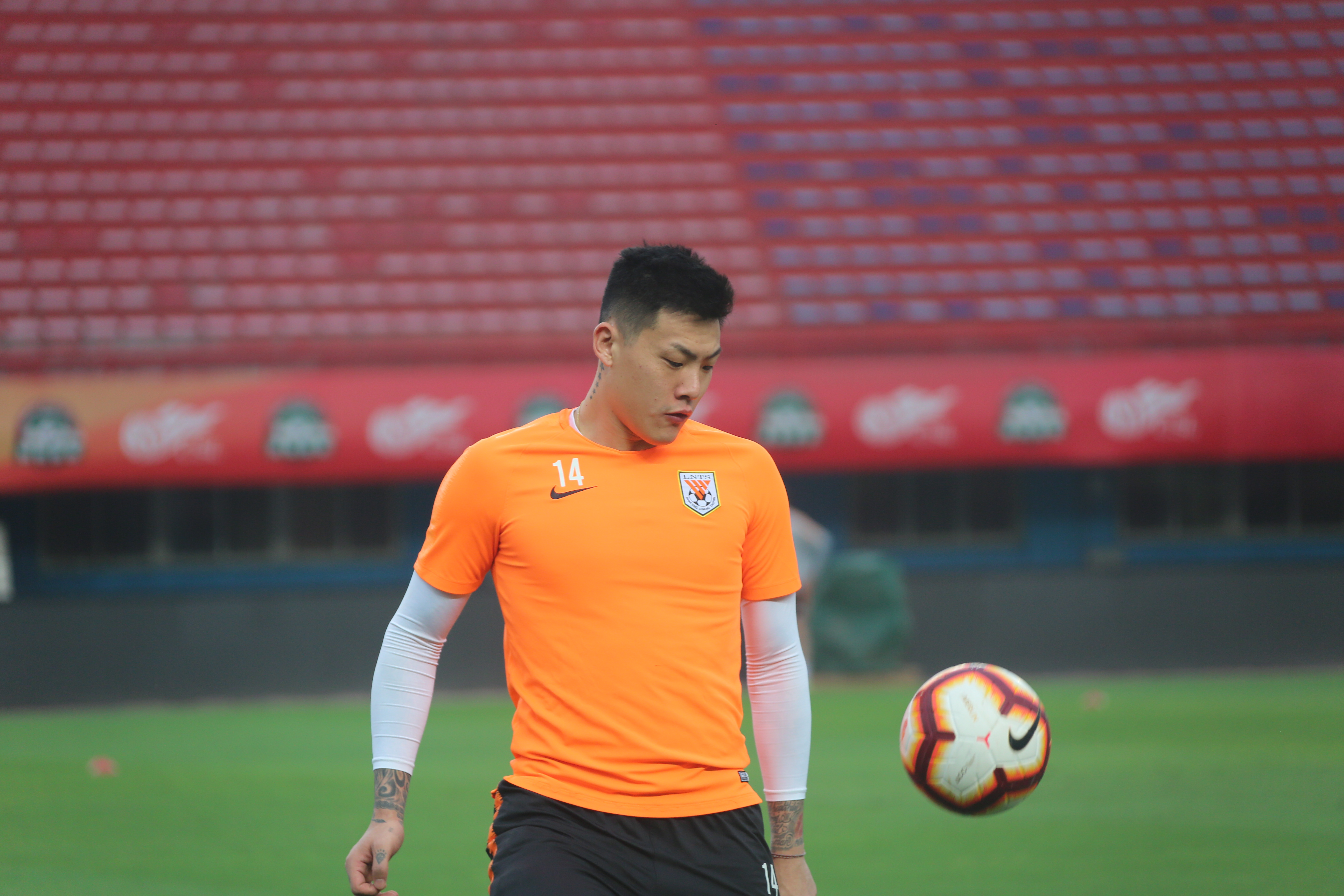 记者:入选国家足球队的王、将在今晚联赛结束后前往国家足球队