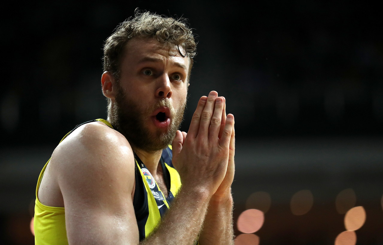 欧美:虽然有几家欧洲俱乐部对它感兴趣 但梅里想留在NBA