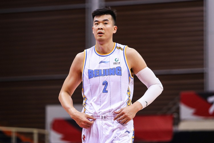 篮球记者宋湘:李慕昊将错过北京-广东战争