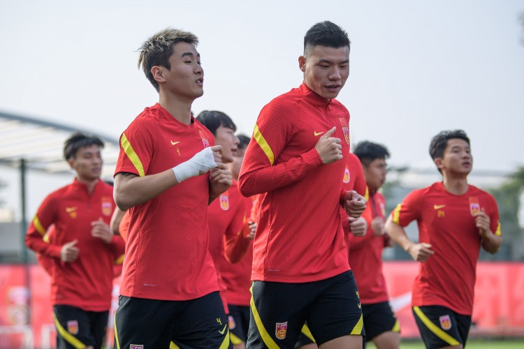 运动:国足马上进入大量的运动训练 上海训练的首要任务是体能储备