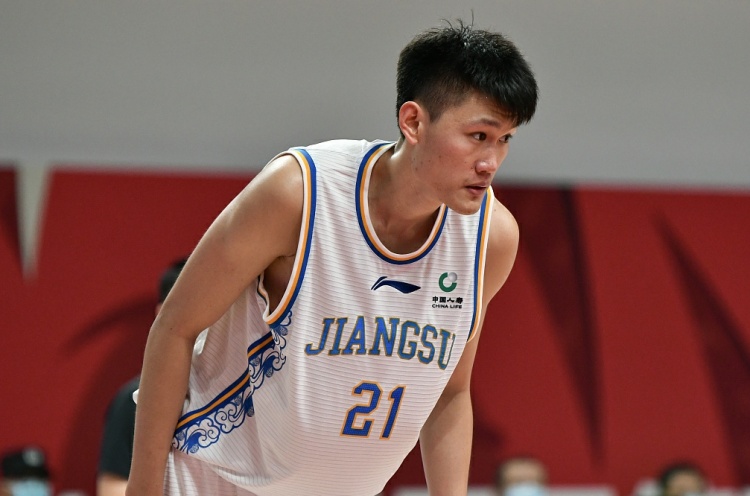 江苏队小将刘宇轩拿下18分12个篮板3次盖帽和篮板创造职业生涯新高