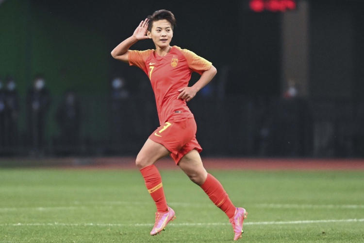 足球新闻:王寿彭说跑一万米是每个球员在高强度对抗下的实际距离